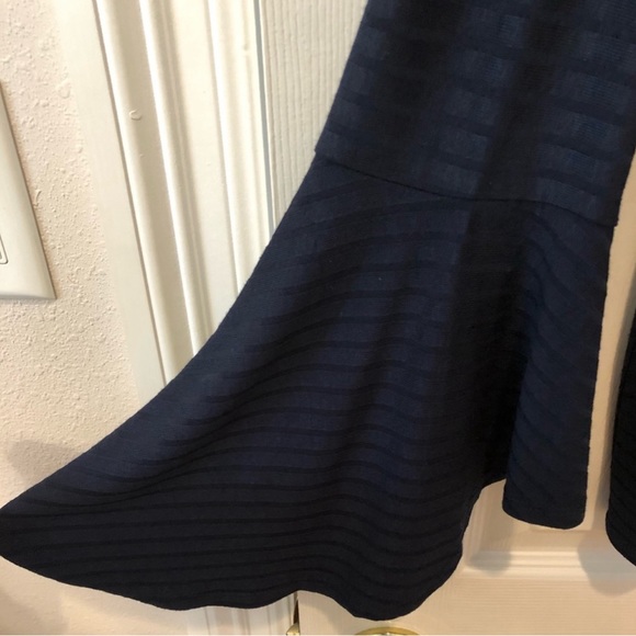 NEW Flared Sleeve Navy on Navy - Picture 2 of 2